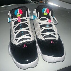 Jordan’s 6 rings black white blue pink green